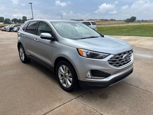 Used 2024 Ford Edge Titanium AWD/4WD image 3