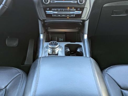 Used 2020 Ford Explorer XLT w/ Equipment Group 202A RWD image 21