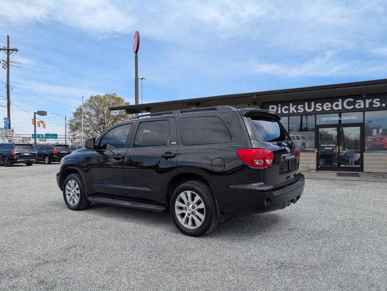Used 2016 Toyota Sequoia SR5 RWD image 8