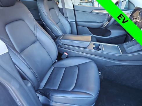 Used 2023 Tesla Model Y Long Range image 18