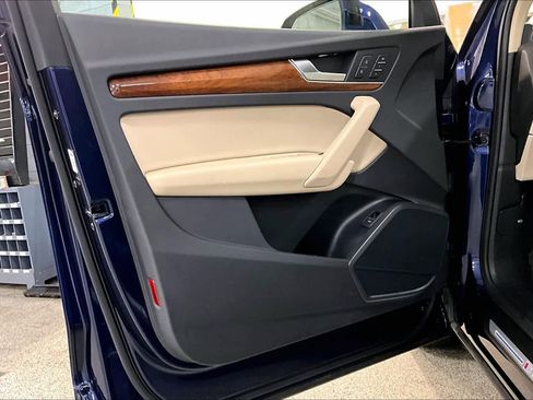 Used 2023 Audi Q5 2.0T Premium w/ Convenience Package image 21