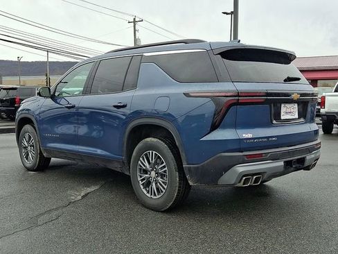 Certified 2025 Chevrolet Traverse LT image 4