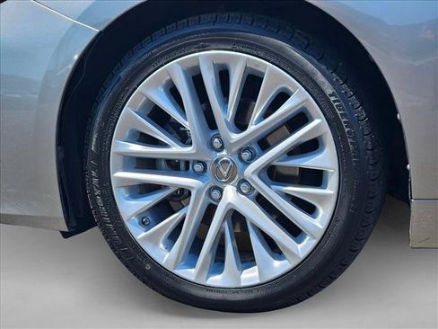 Used 2018 Lexus ES 350 w/ Luxury Package w/Wood Trim FWD image 28
