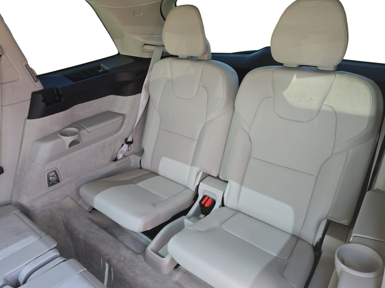 Used 2016 Volvo XC90 T6 Momentum AWD/4WD image 16