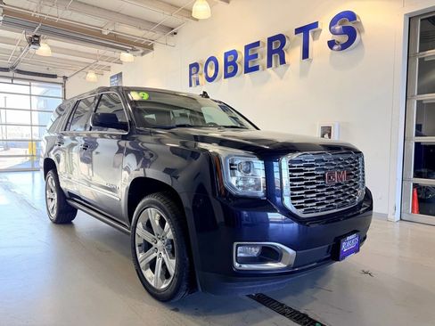 Used 2019 GMC Yukon Denali w/ Denali Ultimate Package image 2