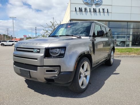 Used 2024 Land Rover Defender 130 X-Dynamic SE AWD/4WD image 1