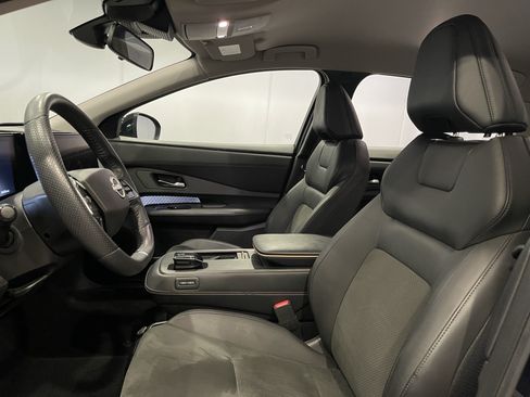 Used 2024 Nissan Ariya AWD image 14