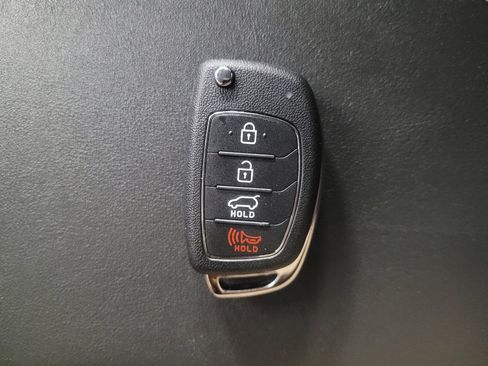 Used 2019 Hyundai Tucson SE image 32