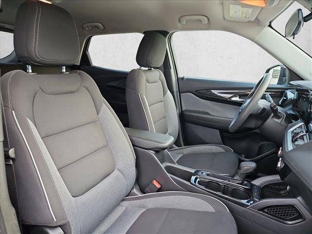 Used 2025 Chevrolet TrailBlazer LT FWD image 19