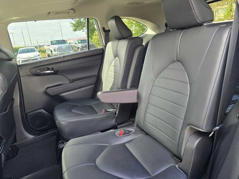 Certified 2020 Toyota Highlander XLE image 16