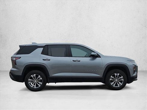 Used 2025 Chevrolet Equinox LT image 4