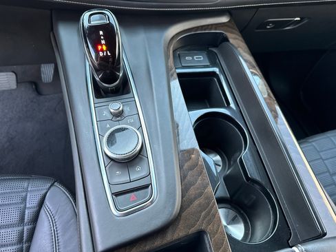Certified 2024 Cadillac Escalade ESV Sport Platinum w/ LPO, ONYX Package AWD/4WD image 34
