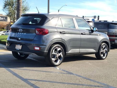 New 2026 Hyundai Venue SEL image 2