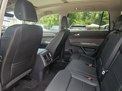 Used 2023 Volkswagen Atlas SEL AWD/4WD image 32