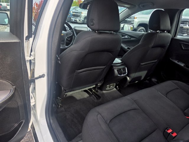 Used 2018 Chevrolet Malibu LT FWD image 17