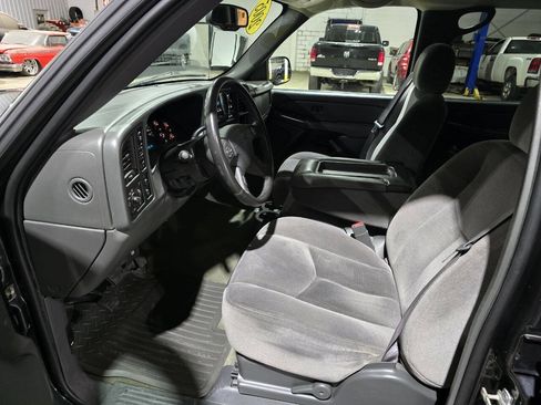 Used 2005 GMC Sierra 1500 SLE w/ Off-Road Package image 32