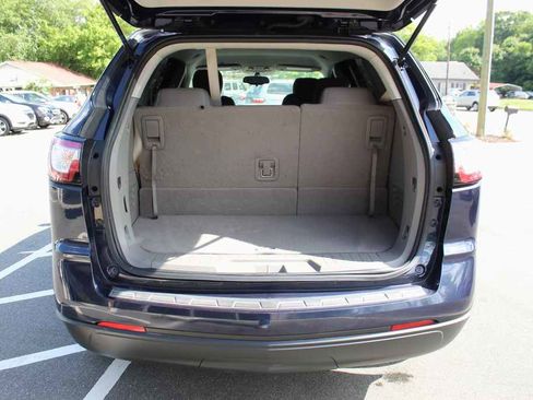 Used 2017 Chevrolet Traverse LS FWD image 8