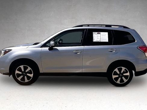 Used 2018 Subaru Forester 2.5i Premium w/ All-Weather Package AWD/4WD image 3