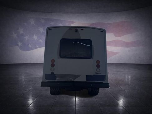 Used 2016 Ford E-350 and Econoline 350 Super Duty RWD image 4