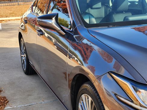 Used 2020 Lexus ES 300h w/ Premium Package image 8