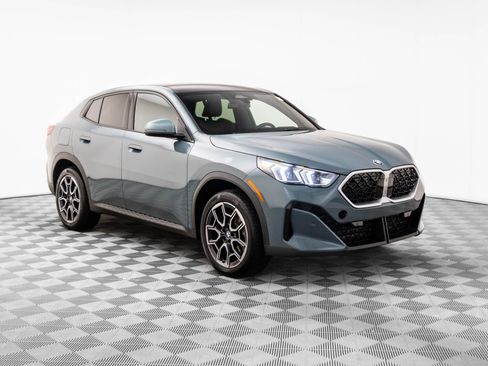 Certified 2025 BMW X2 xDrive28i image 7
