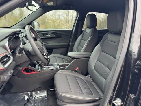 Used 2023 Chevrolet TrailBlazer RS w/ Convenience Package image 11