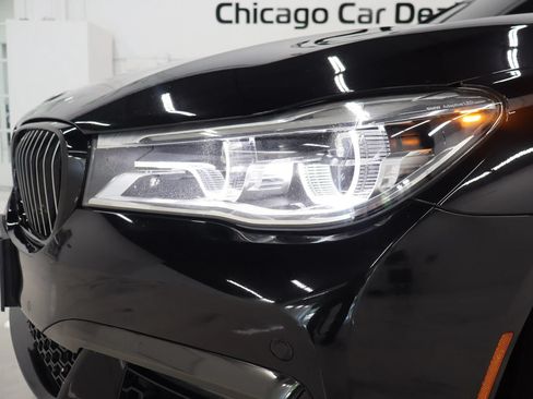 Used 2019 BMW 750i xDrive w/ Executive Package AWD/4WD image 4