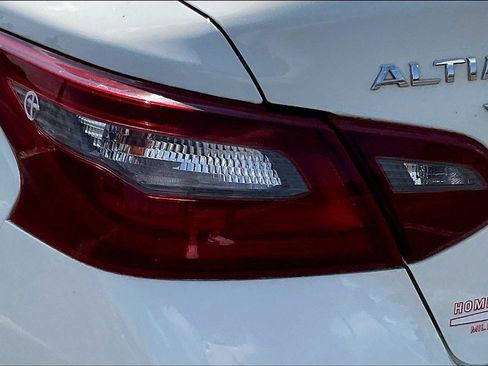 Used 2018 Nissan Altima 2.5 SV image 26