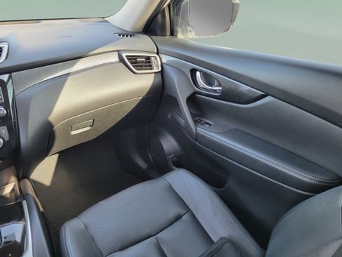 Used 2016 Nissan Rogue SL FWD image 9