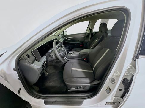 Used 2025 Hyundai Sonata SEL FWD image 13