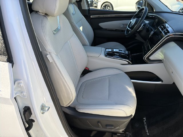 Certified 2022 Hyundai Tucson Limited FWD image 16