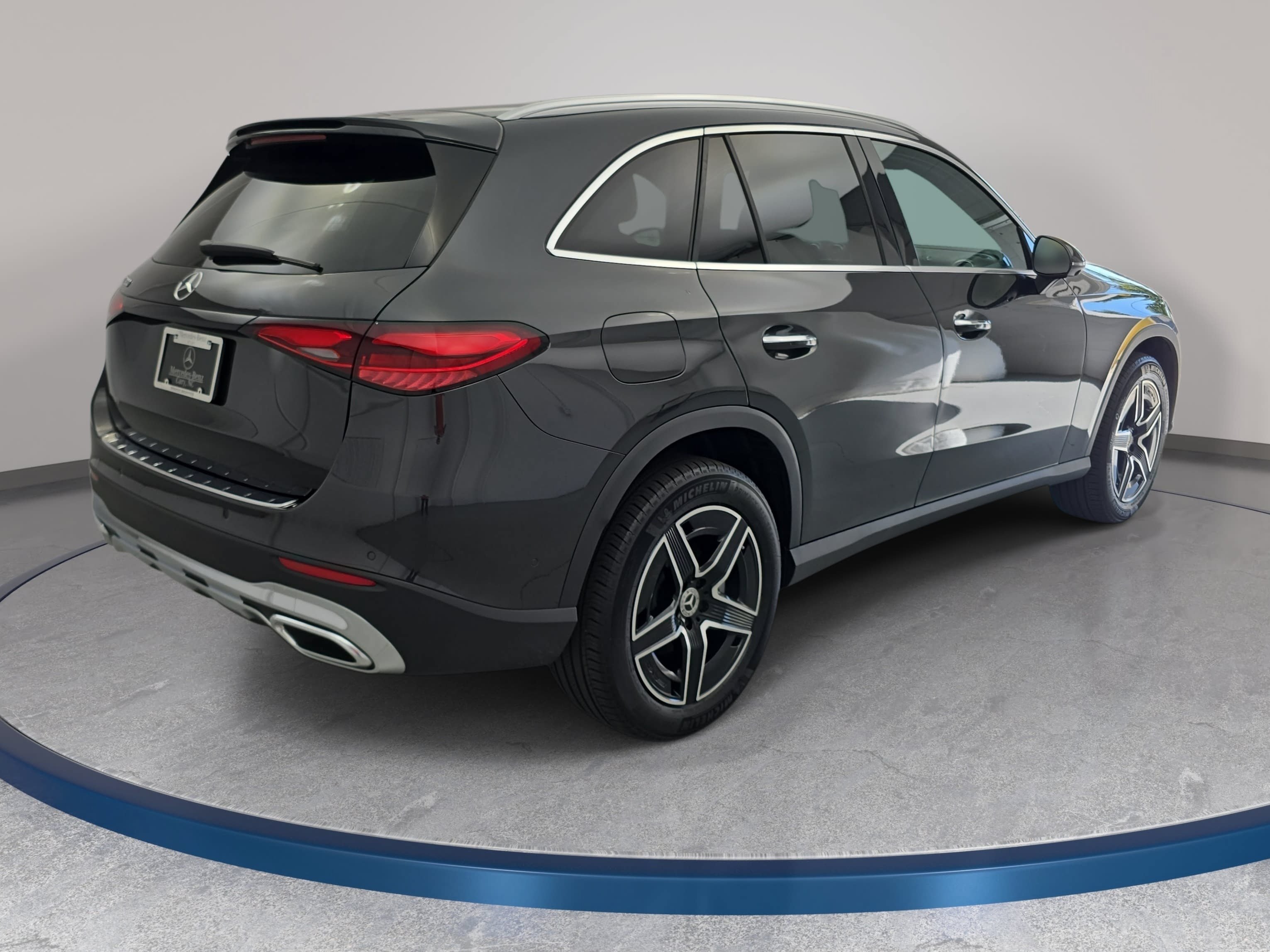 Certified 2026 Mercedes-Benz GLC 300 image 5