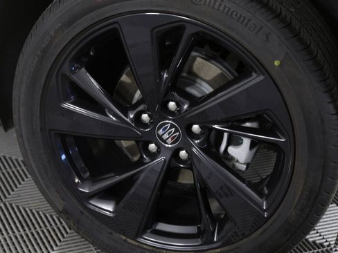 Certified 2025 Buick Envision Sport Touring image 8