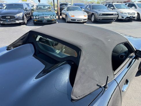 Used 2006 Pontiac Solstice Convertible w/ Premium Package RWD image 27