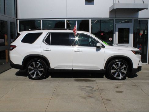 Used 2023 Honda Pilot Elite image 4