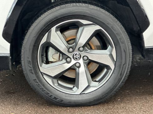 Used 2023 Toyota RAV4 SE w/ Weather & Moonroof Package image 25