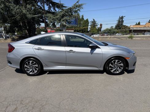 Used 2017 Honda Civic EX image 8