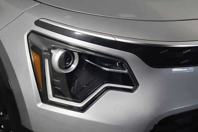 Certified 2023 Kia Niro Wind w/ Wind Preserve Package FWD image 43