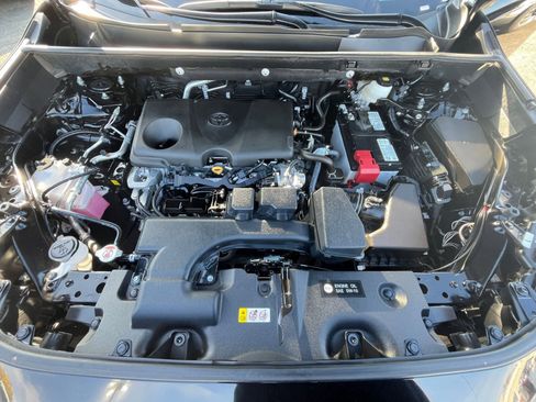 Used 2025 Toyota RAV4 XLE image 33