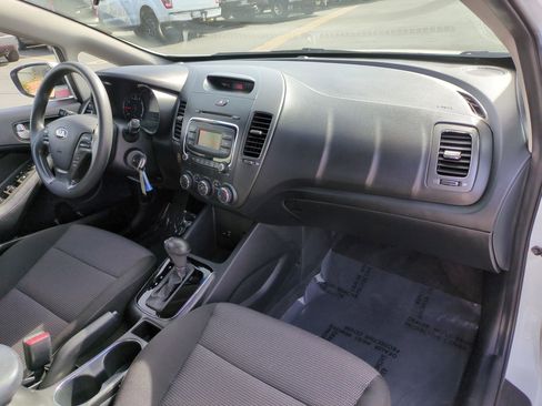 Used 2018 Kia Forte LX image 29