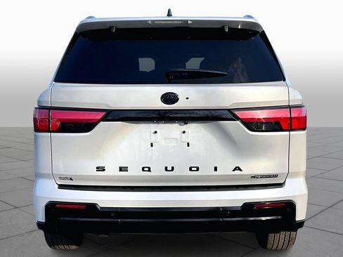 Used 2025 Toyota Sequoia Platinum image 4