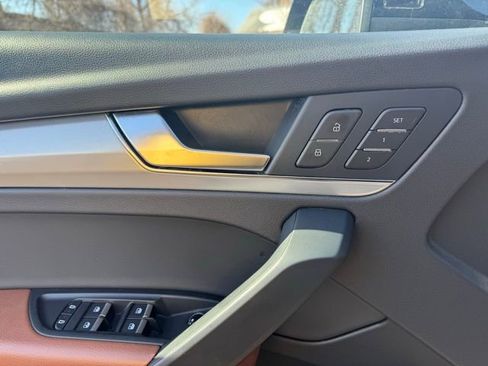 Used 2025 Audi Q5 2.0T Premium image 11