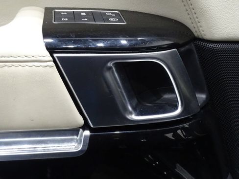 Used 2017 Land Rover Range Rover HSE AWD/4WD image 16