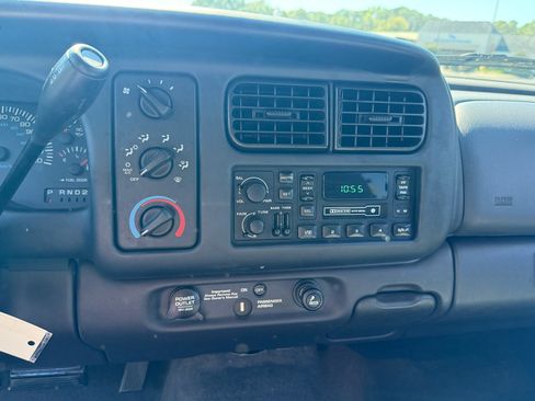 Used 1998 Dodge Dakota 2WD Club Cab image 17