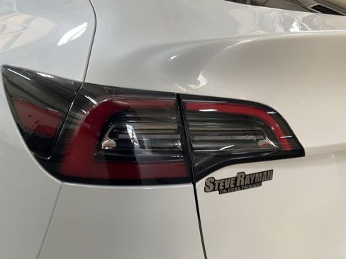 Used 2024 Tesla Model Y Long Range RWD image 26