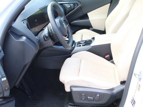 Used 2025 BMW X3 xDrive30i w/ Premium Package AWD/4WD image 10