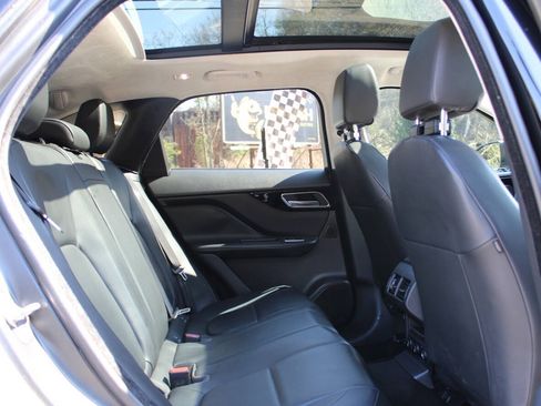 Used 2019 Jaguar F-PACE Premium AWD/4WD image 38