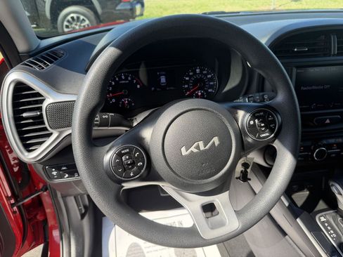 Used 2022 Kia Soul LX w/ Technology Package image 17