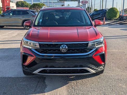 Certified 2023 Volkswagen Taos SE FWD image 6