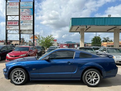 Used 2007 Ford Mustang GT Premium image 2
